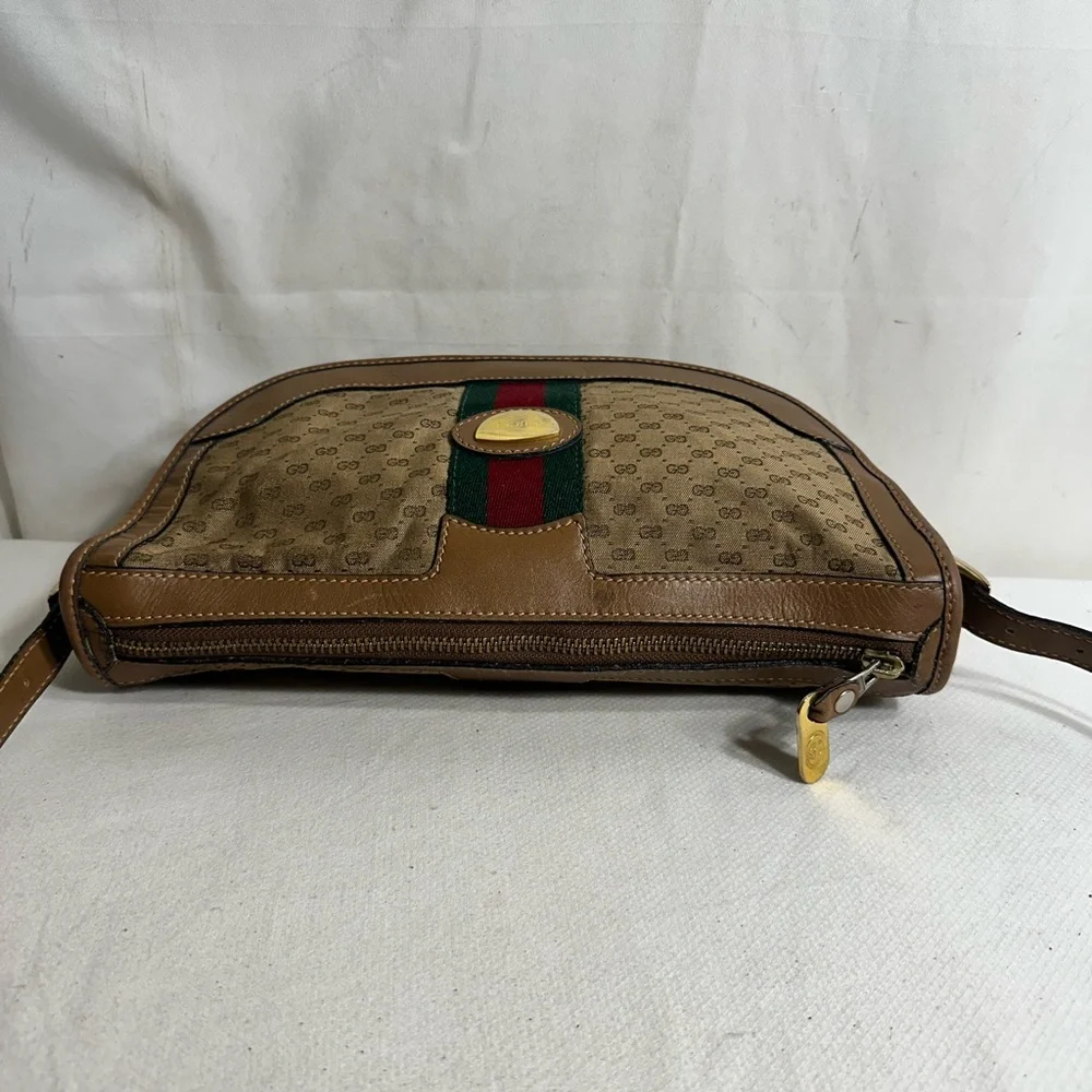 Gucci Shoulder Bag - Picture 6 of 9